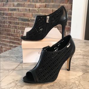 Calvin Klein peep-toe